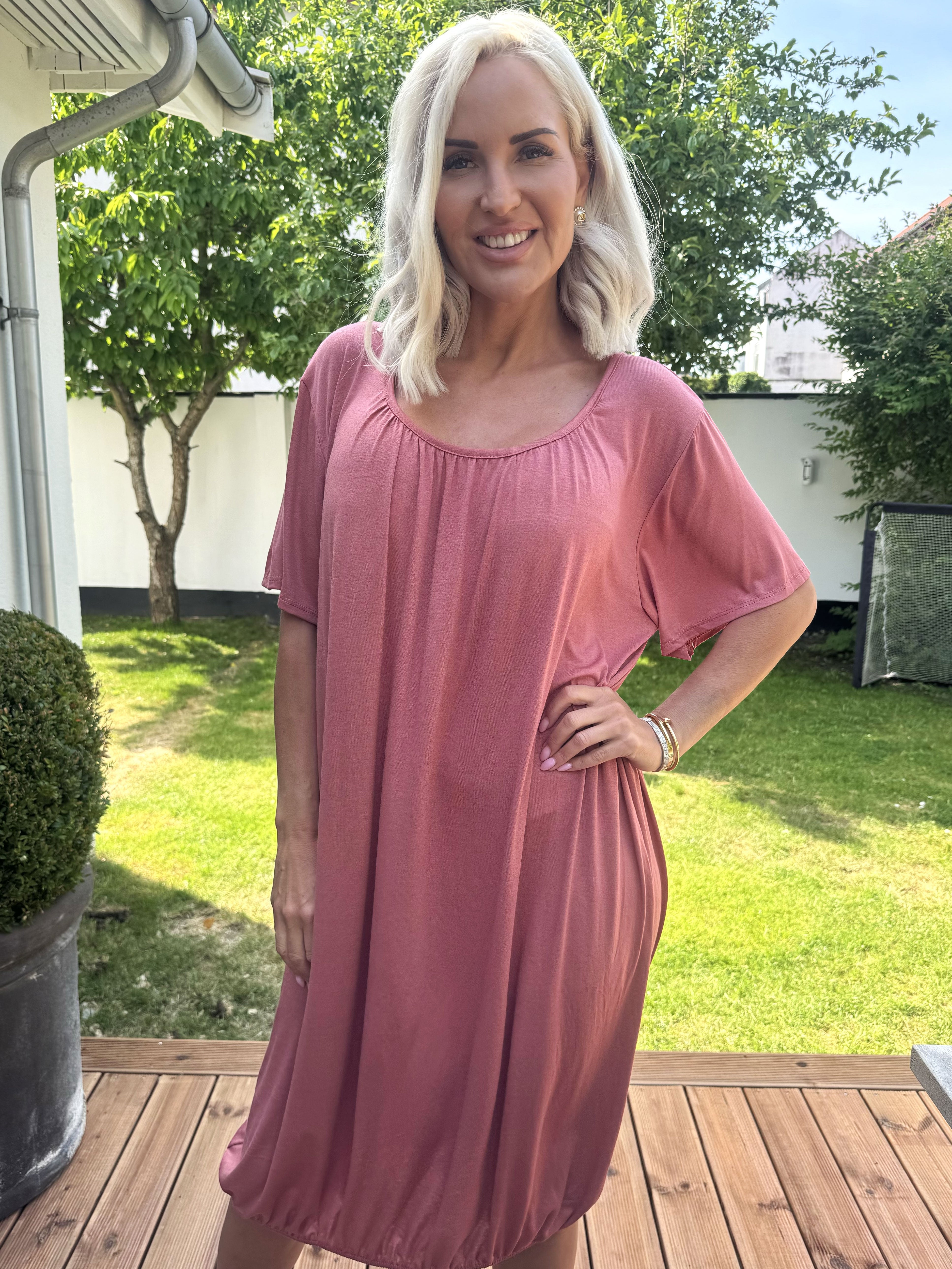 Miracle Dress - Basic klänning i viskos med resår nedtill